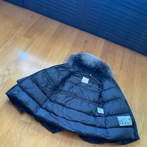 Moncler Girls Size 10 Jacket in a Very Good condition